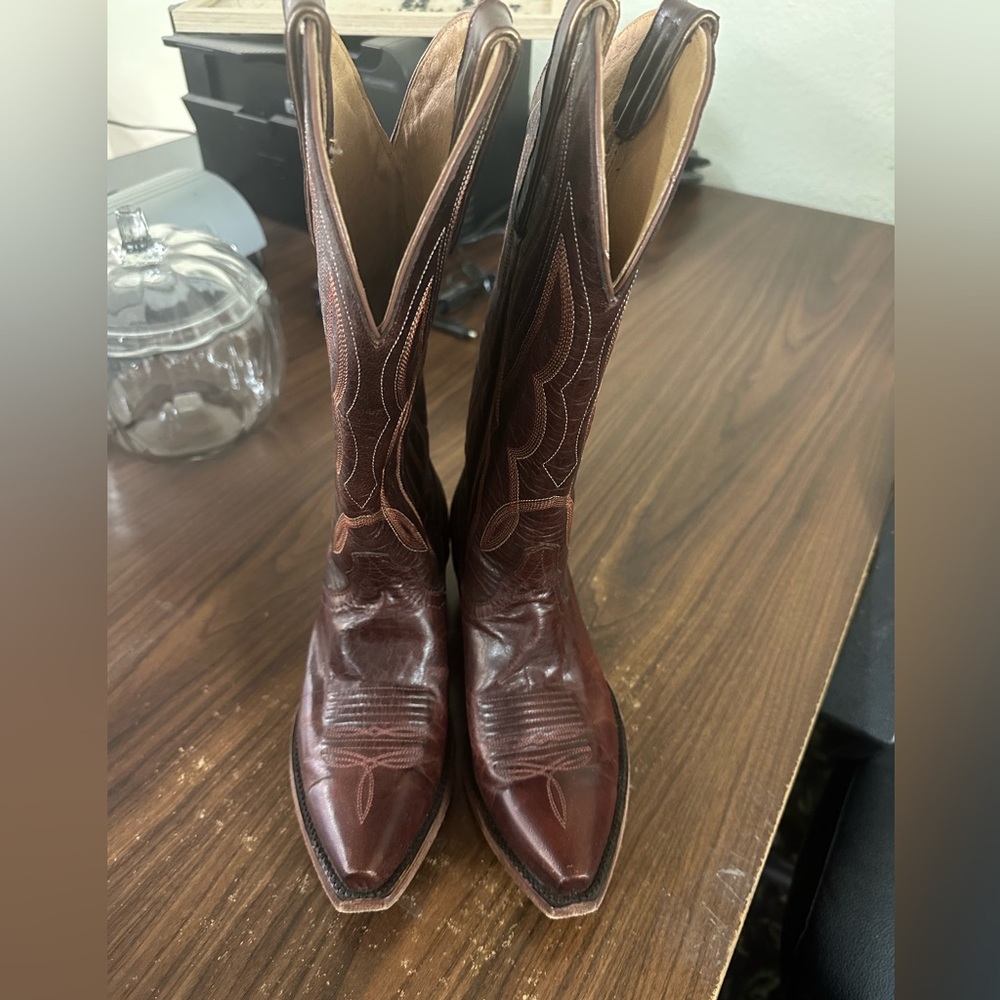 Brown size 7 Shayanne boots by Miranda Lambert worn once